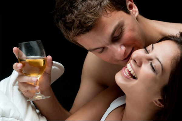 Rượu vang giúp tình dục thăng hoa